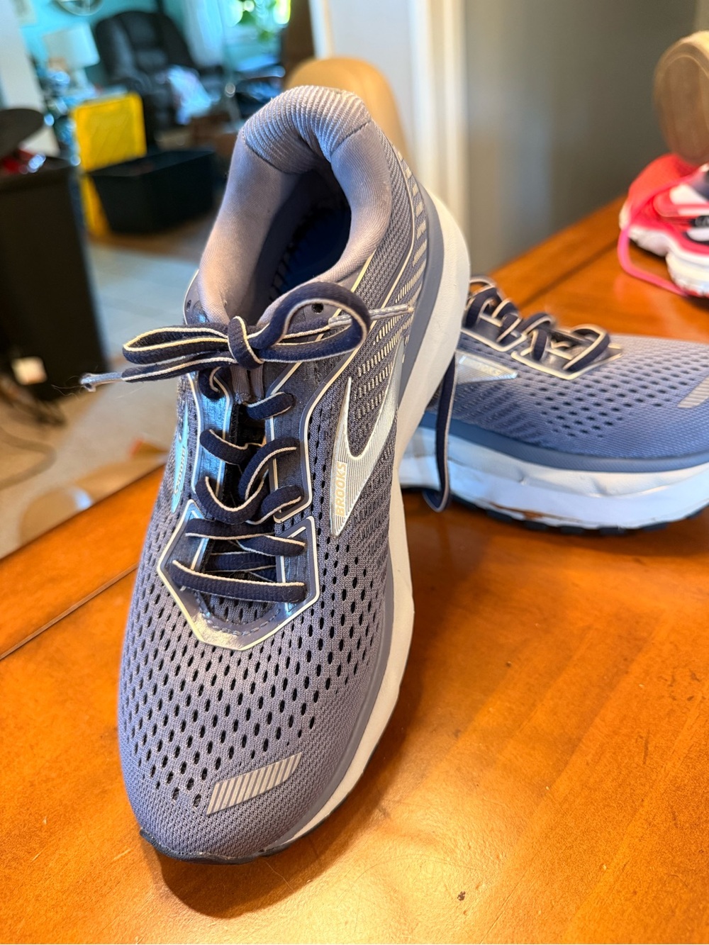 Brooks Ghost 12, 1203051B086 Gray Running Women's Shoes Sneakers Size 6 Nice!